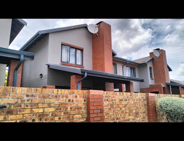 3 BEDROOM DUPLEX FOR SALE IN EQUESTRIA